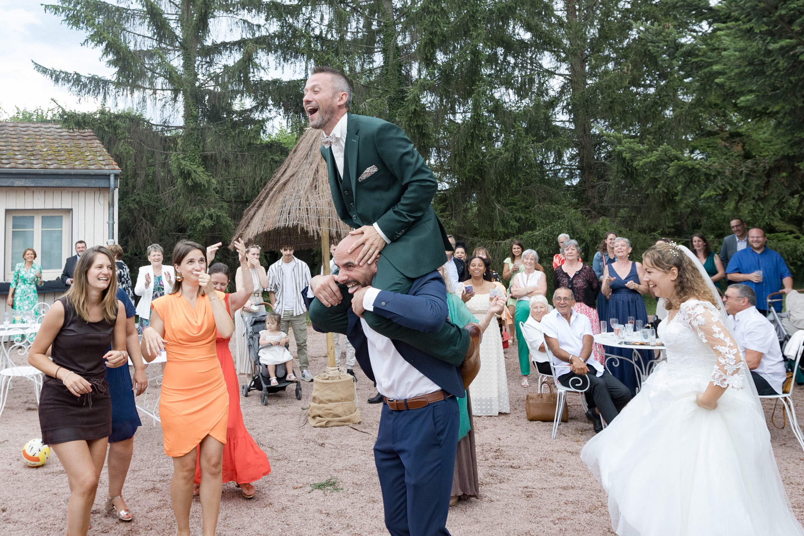Ambiance cocktail de mariage en Auvergne — timing mariage réussi